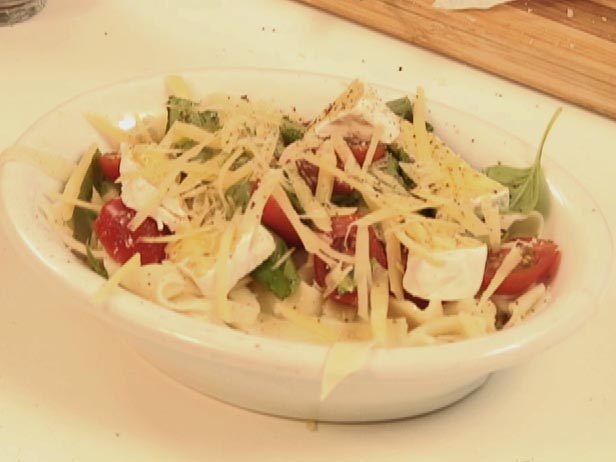 Fideos caseros cortados a cuchillo