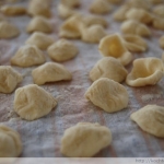 Orechiette con tomate y mozzarella al horno